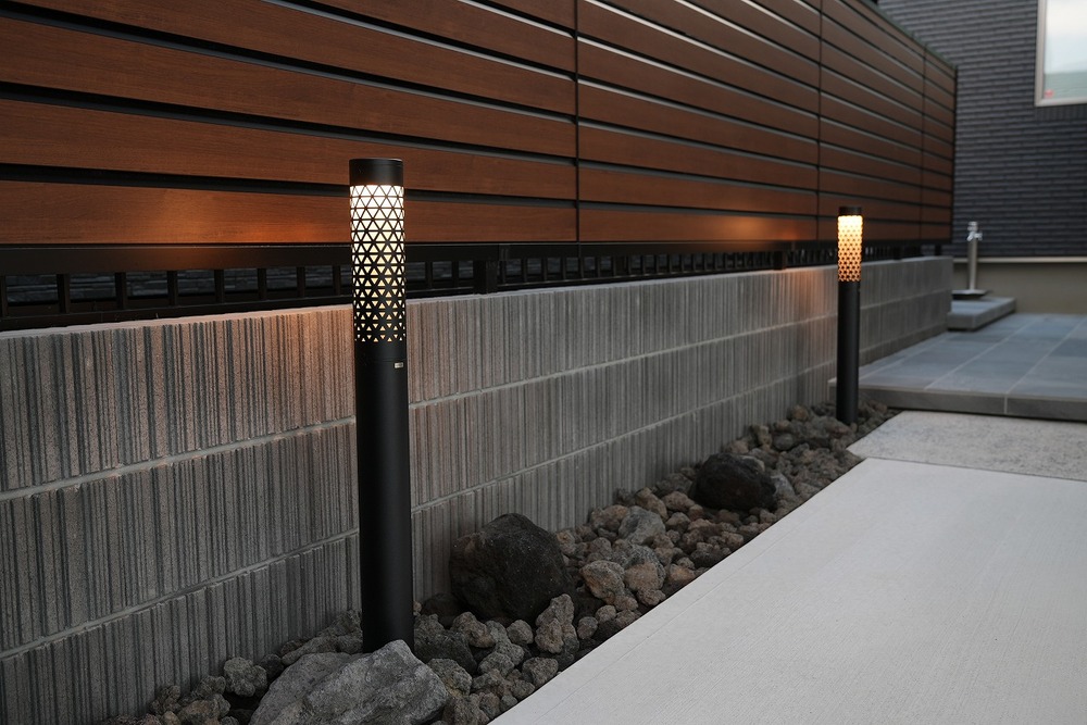 シンプルで重厚感のあるガレージ