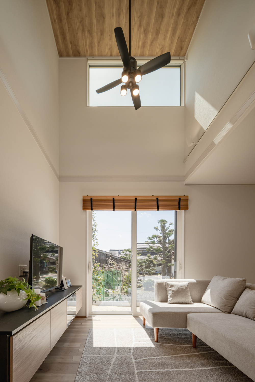 リビング・吹き抜け|木次町モデルハウス