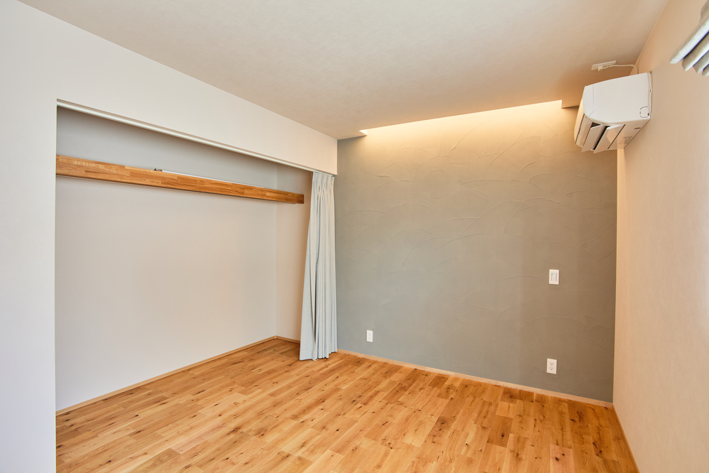 ガルバリウムの圧倒的な存在感が特徴のモダン新築