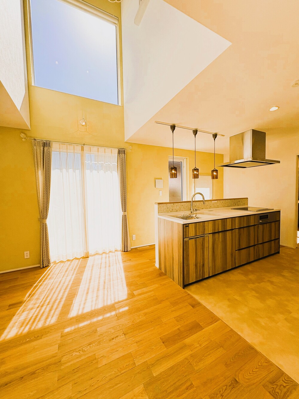 吹抜けをリビングに効果的に取り入れる