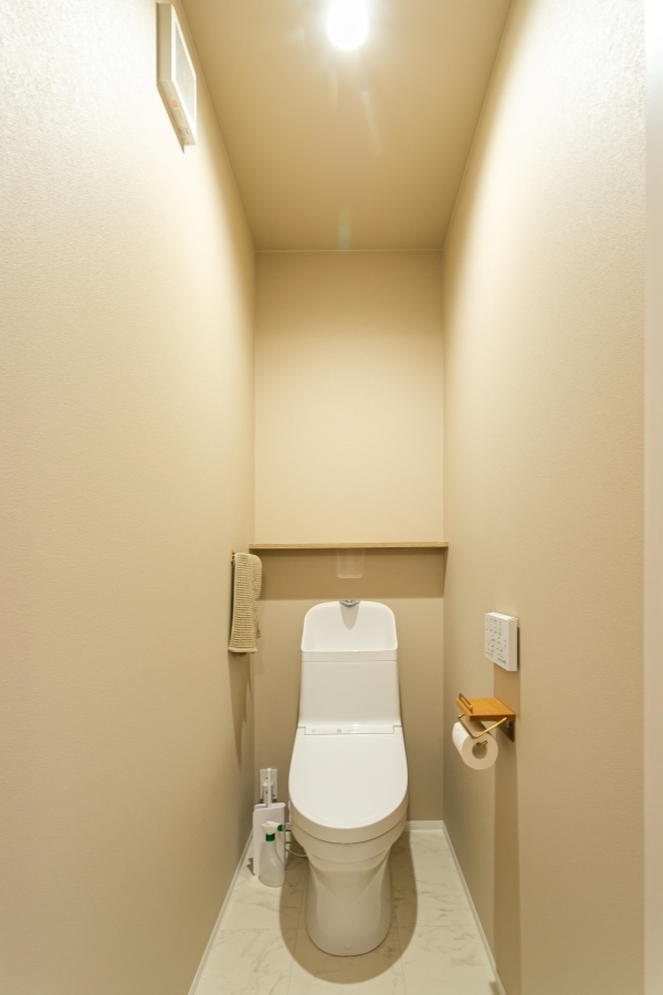 トイレ｜グレーを基調にSimpleLifeを実現した家