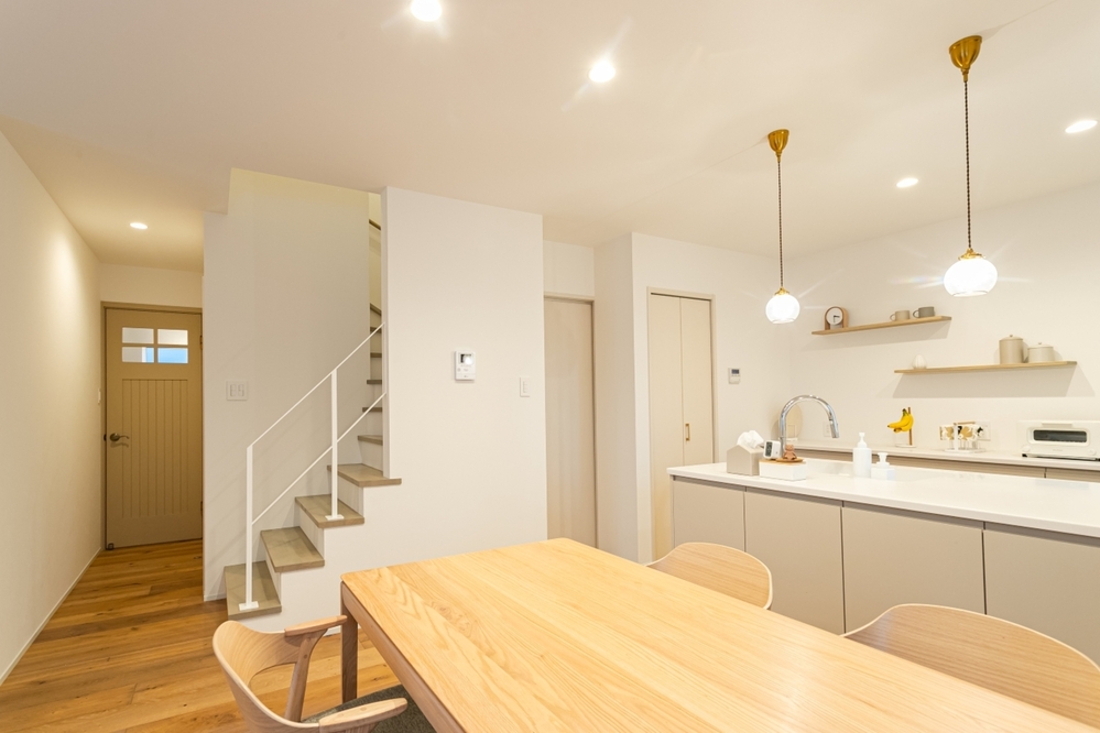 カフェオレカラーのかわいらしい外観