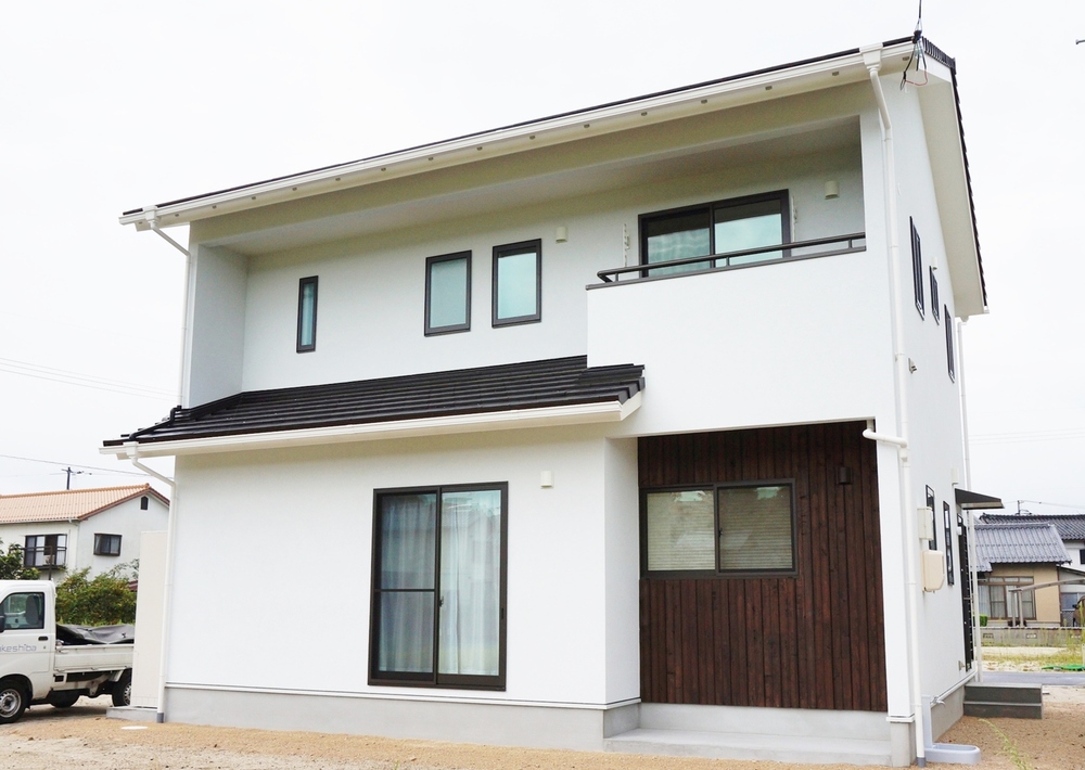 温もりとスタイリッシュさの調和が楽しい家 