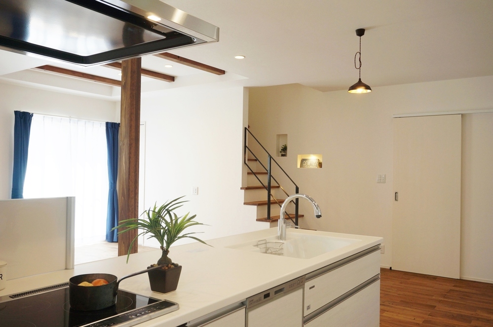 LDK｜温もりとスタイリッシュさの調和が楽しい家