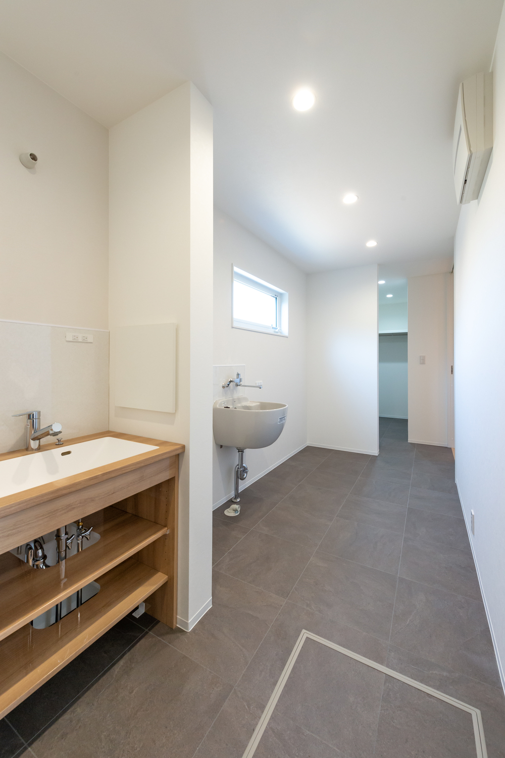 241114-00043-D4A_4217★-LL