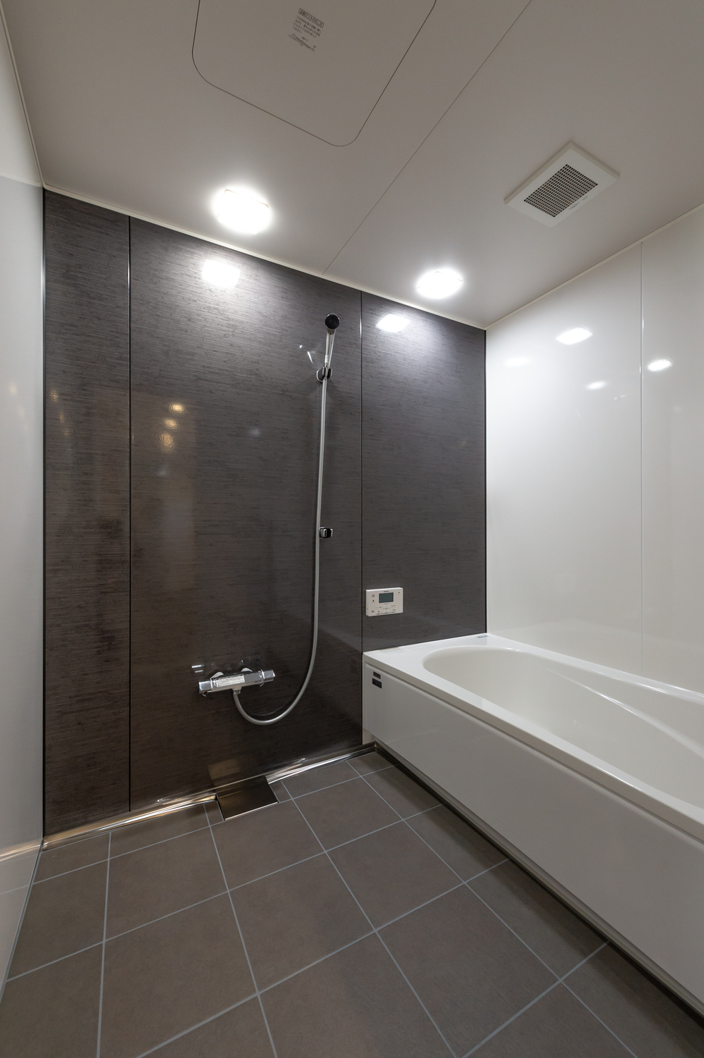 241114-00040-D4A_4214★-LL