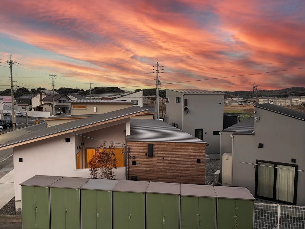 岩見建設『ニコイチ ノ イエ -世帯を超えてつながる、中庭のある暮らし-』2026.2.14(土)～15(日), 21(土)～22(日)｜益田市