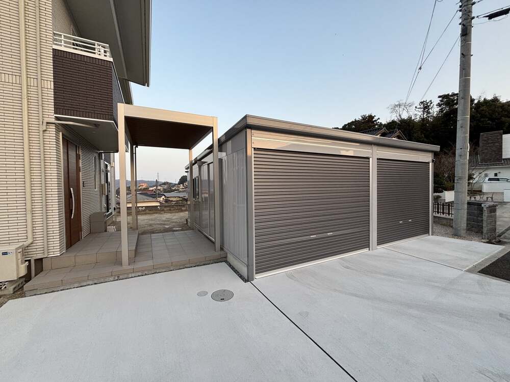 シャッター付きガレージ