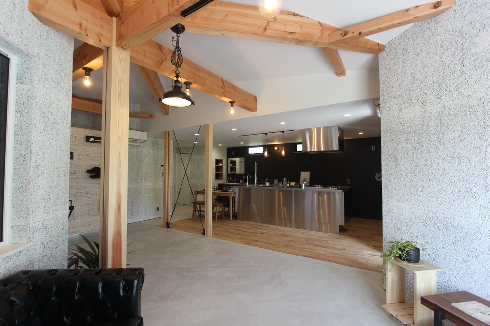 ラフで家族が心地良いカフェのような家