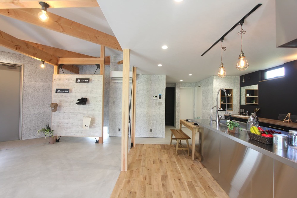 ラフで家族が心地良いカフェのような家