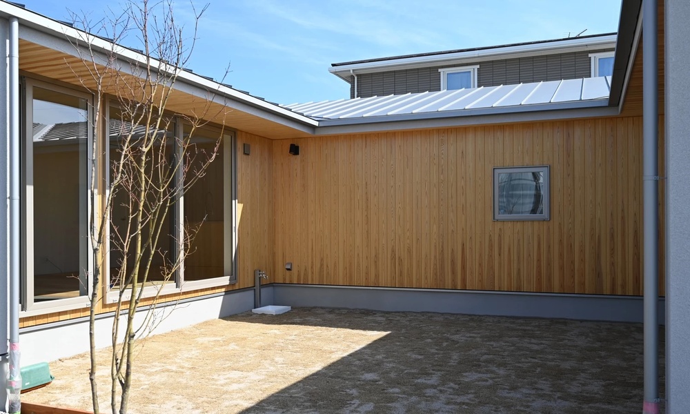 コの字型の平屋