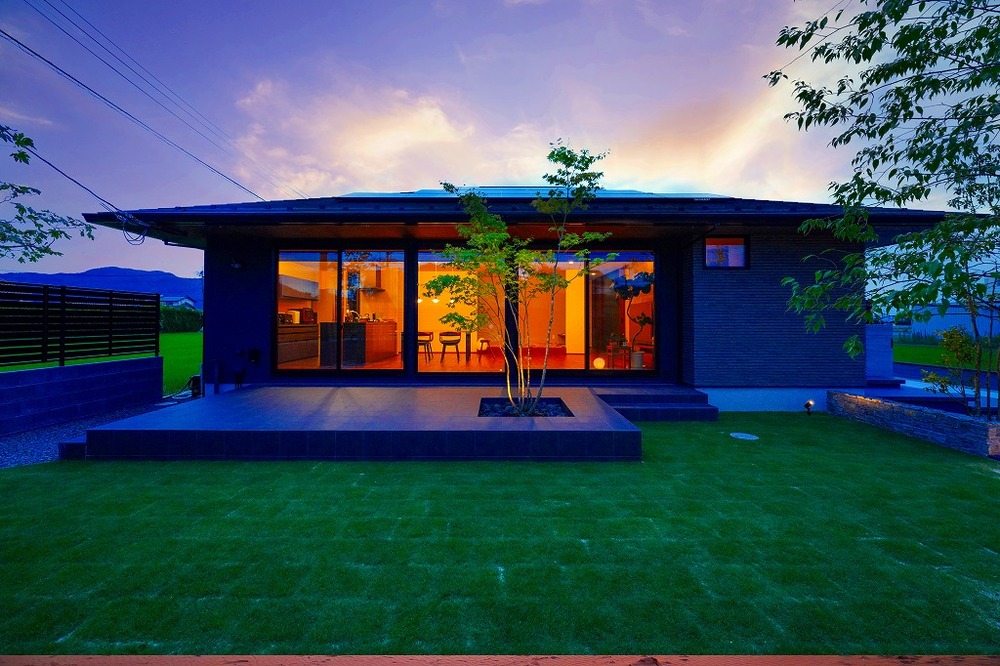 家の外に、もうひとつのリビングを。