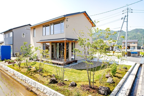 タケシバ建設『庭の成長』