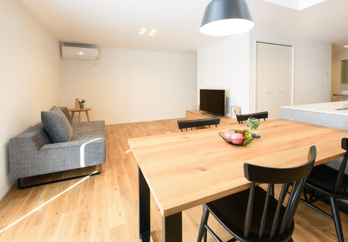 家族構成別に考える、居心地の良いダイニングレイアウトの秘訣