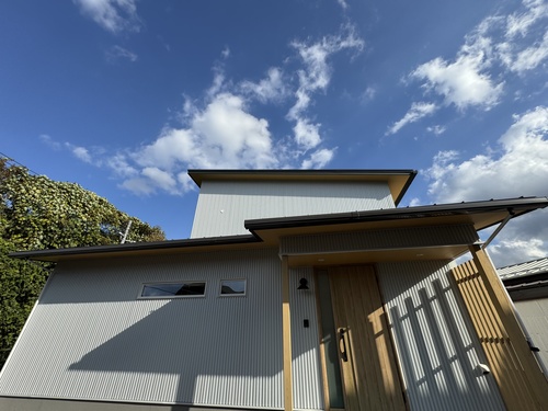 ジャンブレさん｜完成見学会『白いガルバが美しい外観のお家』11/22、11/23｜一足早く現地へ伺ってきました！（動画あります） 