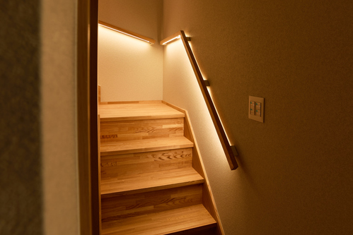 ガルバリウムの圧倒的な存在感が特徴のモダン新築