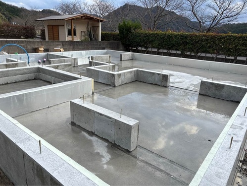 縁の下の力持ち