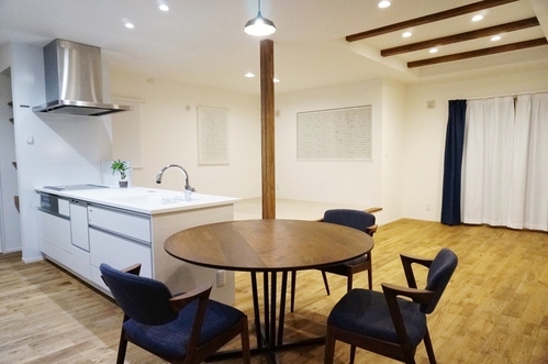 LDK｜温もりとスタイリッシュさの調和が楽しい家