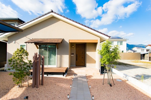 ブルーを基調とした平屋のお家