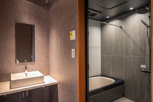 ホテルライクな上質さをまとった、洗面・バスルーム空間