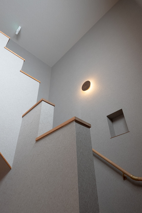 階段まわりまで、美しく整える。